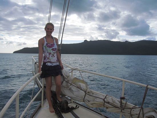  Annette auf Position fuer eine folgende rasante Meeresfahrt...nach ist das Meer still 