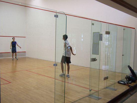 Ganz wichtig: Das Squashfeld.