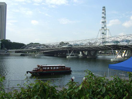 Singapore River und die neue Brücke