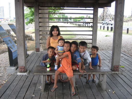 Tja, Panama ist reich an Kindern...