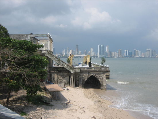 ...alt und neu in Casco Viejo