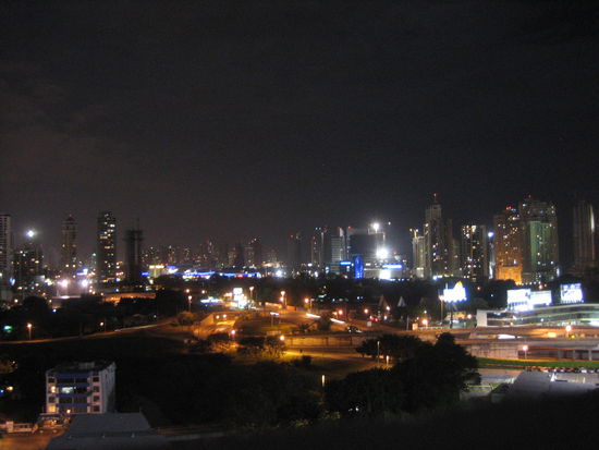 Blick von unserer Dachterasse auf die Stadt... 