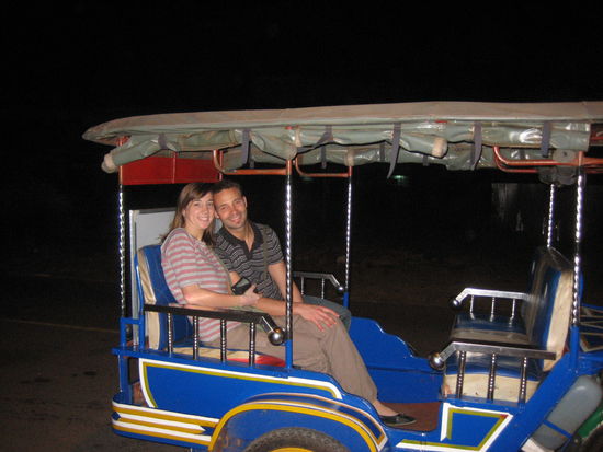 Mit dem Tuk Tuk zum Pizzaessen