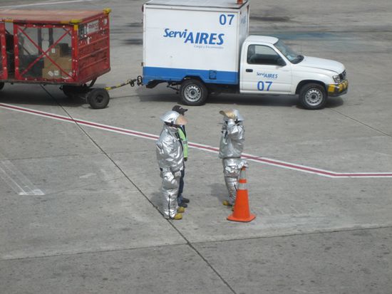 Die Feuerwehr uebt... das gibt uns Vertrauen...