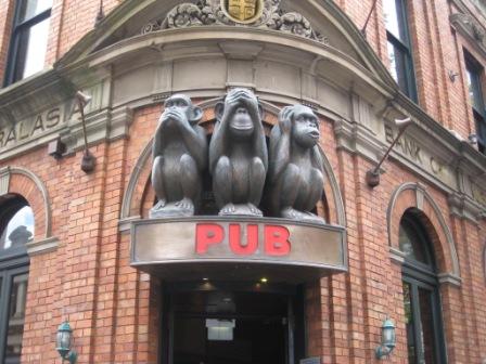 three wise monkeys, super Livemusik, toller Abend