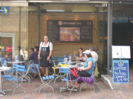 The Rocks - aeltestes Stadtviertel in Sydney
"....ein Radler bitte "