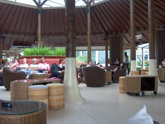 Gate, nach der Sicherheitskontrolle...