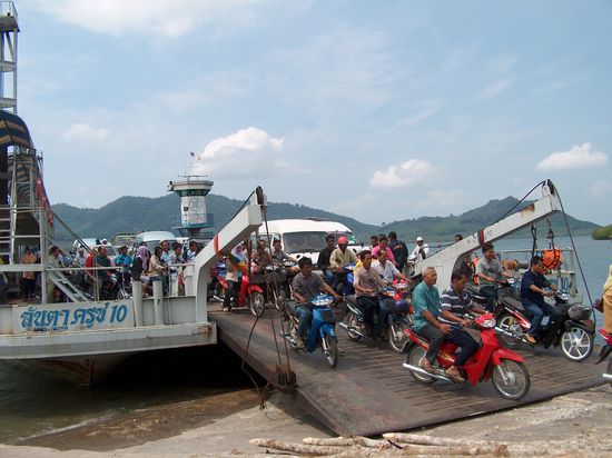 Mootorroller, wie sie zu tausenden überall anzutreffen sind...