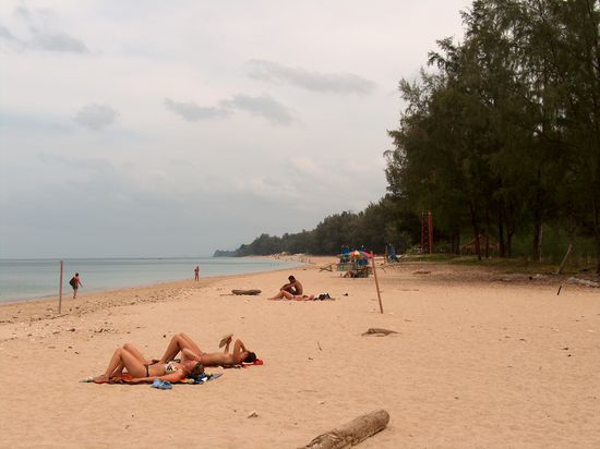 Andere Strandseite vor dem Good Days (habe heute wohl wirklich den oben ohne Tag erwischt)