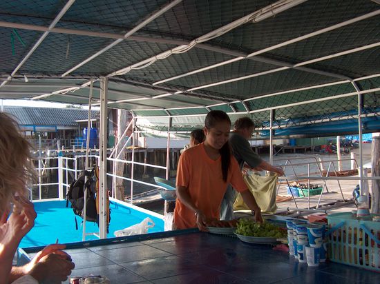 Frühstück auf dem Boot