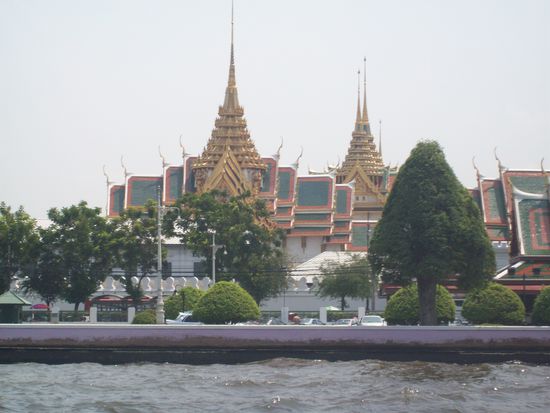 Königspalast vom Boot aus