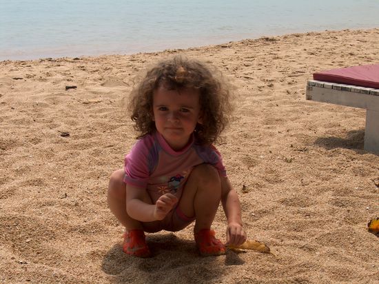 Cecile auf Muschelsuche