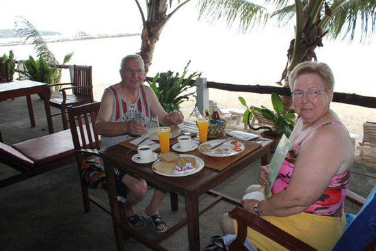 Fruehstueck direkt am Strand