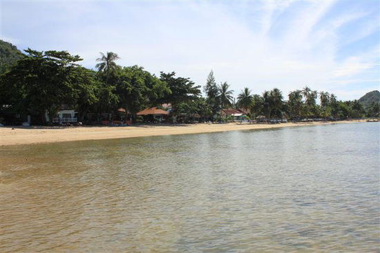 Links am Strand ist Aree's Beach Resort