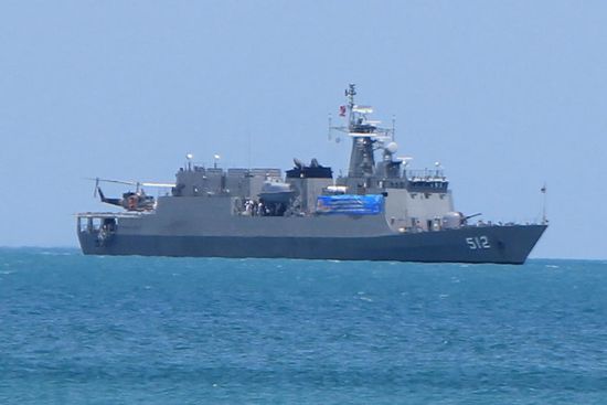 An diesem Tag kam noch dreimal ein Helikopter aufs Kriegsschiff