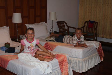 und hier das Zimmer unserer Kinder, welches mit Verbindungstüre zu uns war.