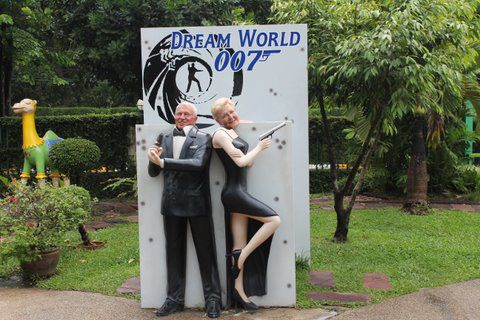 Der nächste James Bond mit dem neuen Bond Girl.