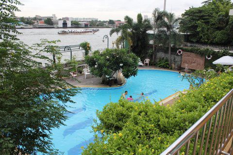 unser Pool im New Siam Riverside