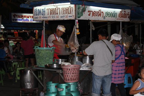 Am Abend in den Gassen von Ayutthaya