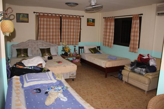 Unser Zimmer im P.U. Inn. Einfach aber Zweckdienlich... fuer 30 Fr. die Nacht....