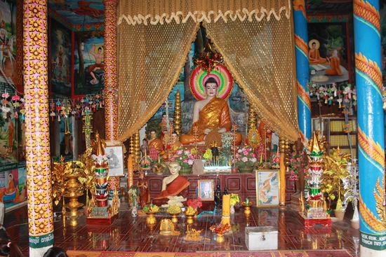 im Tempel Phnom Sampeau