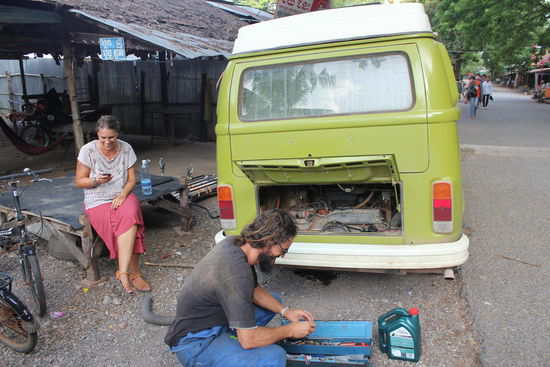 Sandra und Markus mit Motorenschaden... hoffe, es konnte (wieder einmal) repariert werden....