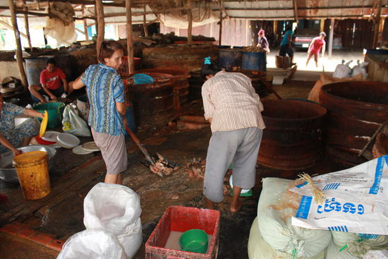 Die sind nicht am Schnee, sondern am Fisch schaufeln...