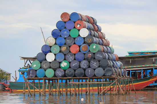 Nachschub für den Bau der Hausboote....