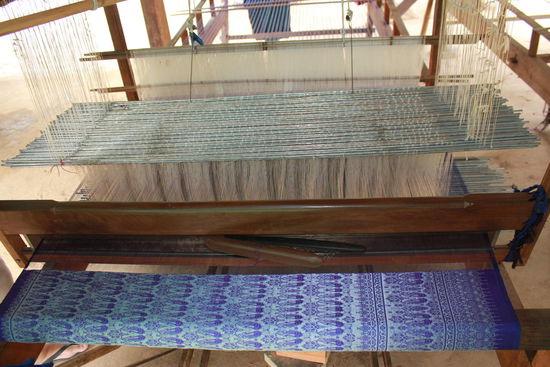 hier entstehen die Tücher mit diversen Muster