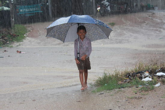 Kurz mal Opa besuchen und die Fremden beschauen...