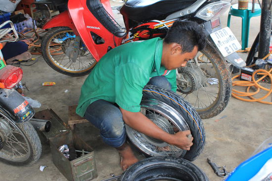 Reifenwechsel nach dem Plattfuss....