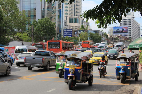 zum letzten mal den Verkehr von Bangkok aufsaugen...