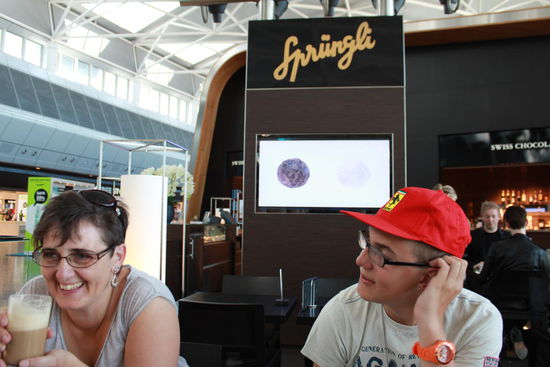 Die Zwei Latte-Caramel trinker