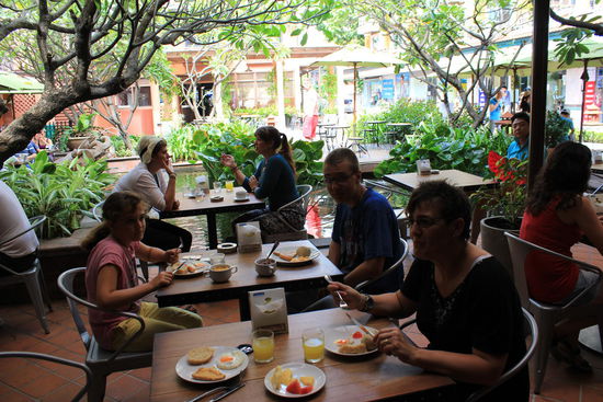 Frühstück im Rambuttri Village