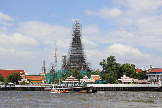 Wat Arun, eingerüstet für Renovationsarbeiten