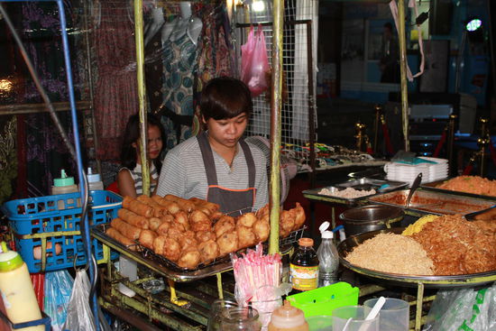 hier gibt's die hässlichsten Frühlingsrollen, die ich in meinem Leben je versucht habe....jetzt stimmt das Bild....