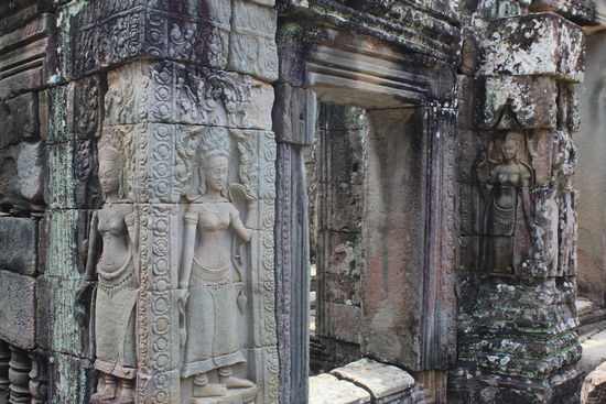 Neu erstellte Reliefs.... es wird viel "renoviert"... also eigentlich versucht zu erhalten....