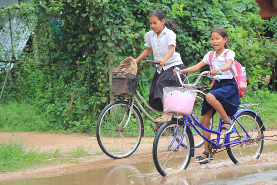 Durch Pfuetzen fahren ist auch dort faegig 