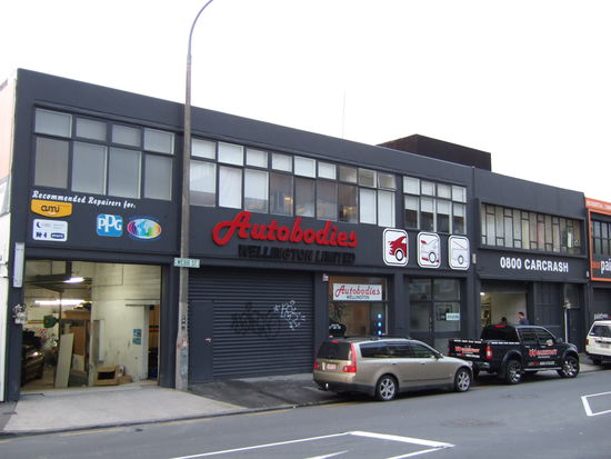 Mein Arbeitsplatz in Wellington, keinen Kilometer von der WG entfernt, in der ich gewohnt habe.
Mit dem Chef und den Kollegen kam ich sofort gut aus.
Ich habe dort gerne gearbeitet und die sieben Wochen vergingen wie im Flug.
Natuerlich habe ich fuer meinen Job viel dazu gelernt und mein Englisch noch verbessert.