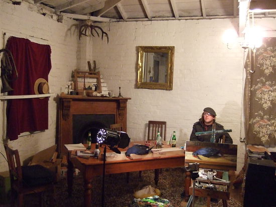 Freeman in seiner Wohnung.
Wir hatten hier ne tolle Zeit mit netten Leuten, klasse Musik und guten Gespraechen!
Zum Abschied habe ich ihm noch Brotbacken beibringen koennen, wir hatten eine Menge Spass!!