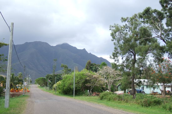 Die Hauptstrasse im Norden der Westkueste.
Sie wird mich zurueck in den Sueden Richtung Noumea bringen!