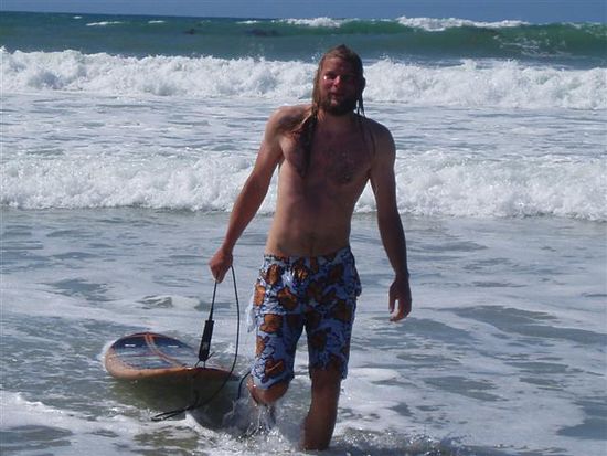 Fun gehabt! Ausgepowert und gluecklich raus aus dem Wasser!