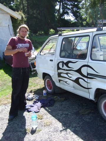 Da ist es schon fortgeschritten, man beachte die old-school Felgen!!!!!!!!!