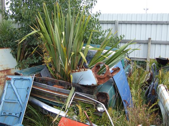 Das ist glaub ich ein Ford.
Gutes Beispiel zum Thema alternativer Antrieb!!