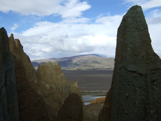 Bei der stundenlangen Erkundung habe ich mich wie in den tschechischen Maerchen- und Abenteuerfilmen meiner Kindheit gefuehlt!
Eine absolut unglaubliche Athmosphere an diesem Ort, irgendwie unwirklich!
Hier bin ich schon weit nach oben gekraxelt mit weitem Blick ins Tal.