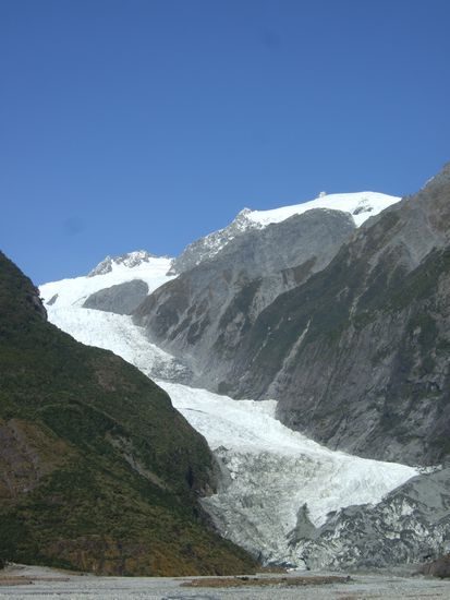 Wir kommen uns naeher.