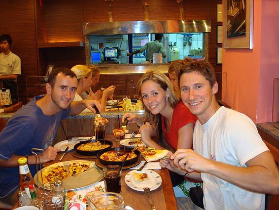 Nicht vergessen morgen (02.04.) hat Thomas Geburtstag!!!