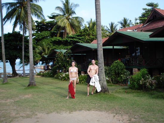 Bungalow rechts der erste is unser! einfach, aber fein mit Seeblick (1200 B/Nacht)