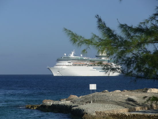 Die Majesty of the Seas vor Coco Cay