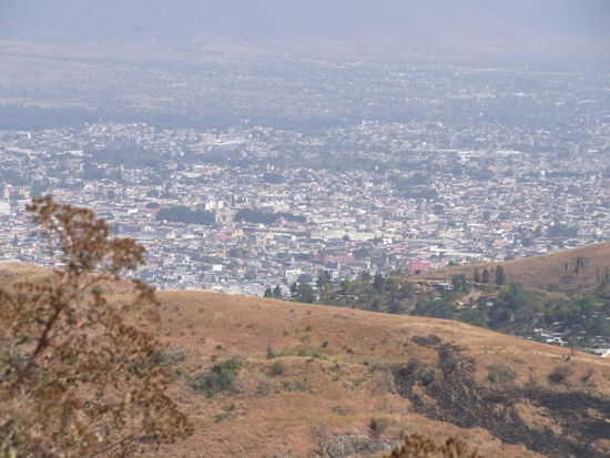 Blick von Monte Alban auf die Stadt